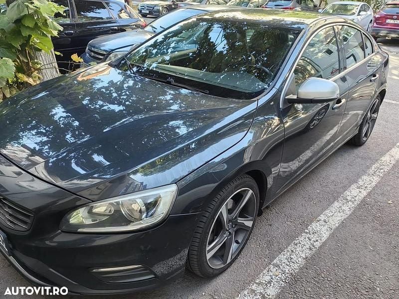 Culoaregri Utilizat 2014 Volvo S60 R-Design Berlinǎ | 9.000 EUR (Scump) - Imagine 1/4