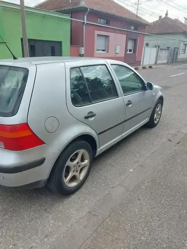 Gri Utilizat 2002 VW Golf IV Hatchback | 800 EUR (Preț bun) - Imagine 1/4