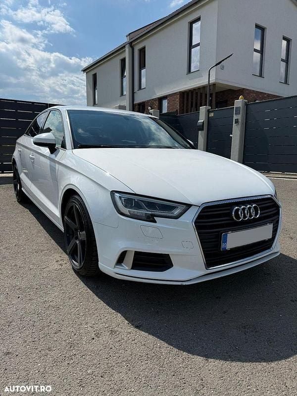Alb Utilizat 2018 Audi A3 Sport Berlinǎ | 13.980 EUR (Preț OK) - Imagine 1/4