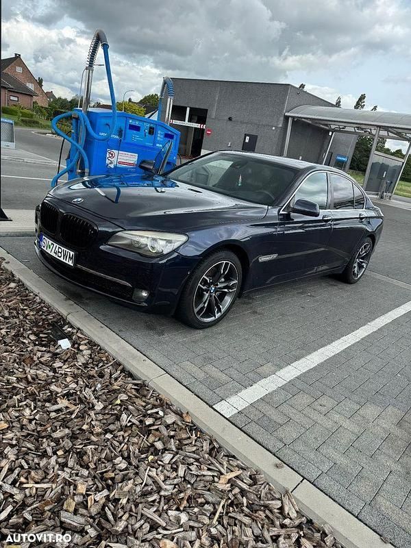 Albastru Utilizat 2010 BMW 740 Berlinǎ | 10.500 EUR - Imagine 1/4