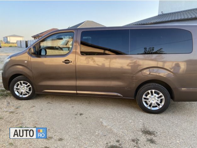 Second-hand Opel Vivaro 150 CP (110 kW) 2020 Maro Monovolum