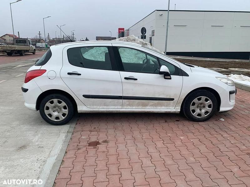 Second-hand Peugeot 308 Access 92 CP (67 kW) 2010 Culoarealb Hatchback