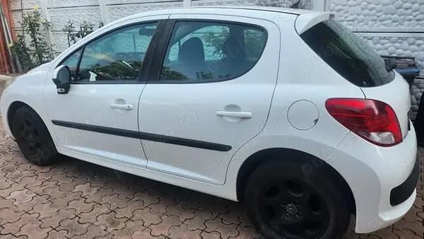 Utilizat 2011 Peugeot 207 Berlinǎ | 3.500 EUR - Imagine 1/4