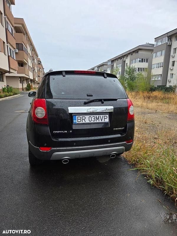 Culoarenegru Utilizat 2007 Chevrolet Captiva SUV | 3.000 EUR (Preț OK) - Imagine 1/3