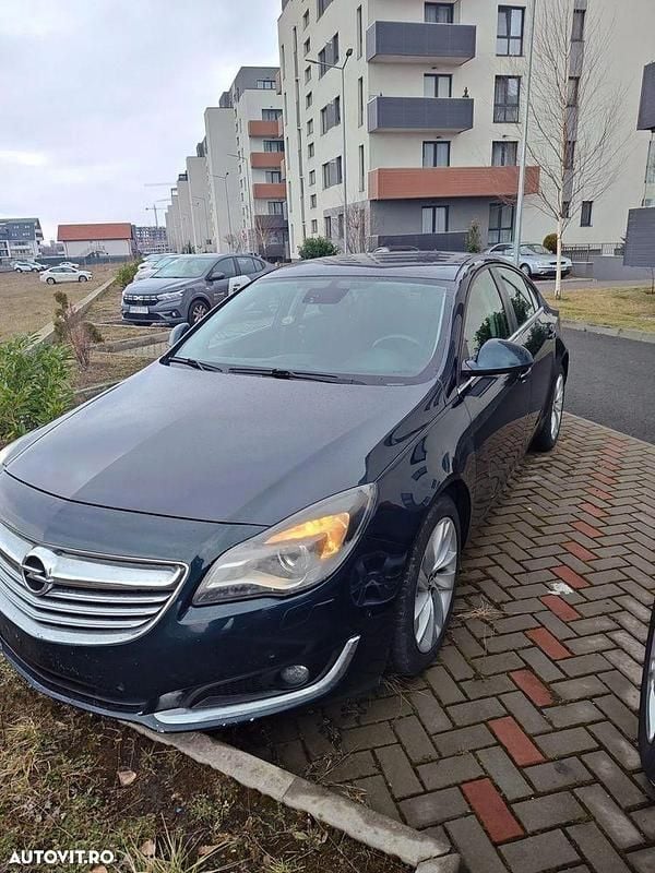 Second-hand Opel Insignia 130 CP (95 kW) 2014 Culoareverde Berlinǎ
