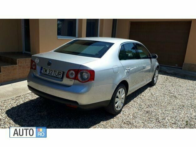 Second-hand VW Jetta 105 CP (77 kW) 2007 Gri Berlinǎ