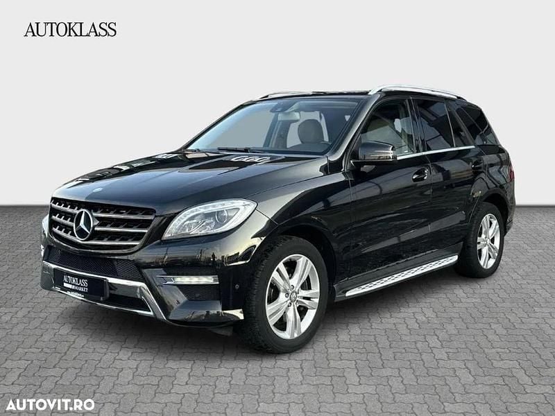 Culoarenegru Utilizat 2014 Mercedes ML350 SUV | 18.890 EUR (Super Preț) - Imagine 1/4