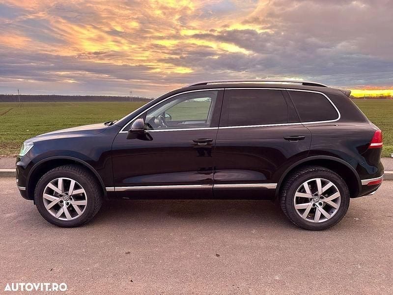 Second-hand VW Touareg Supreme 262 CP (192 kW) 2018 Culoarenegru SUV