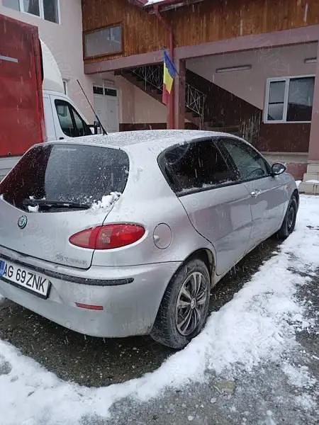 Second-hand Alfa Romeo 147 105 CP (77 kW) 2003 Hatchback
