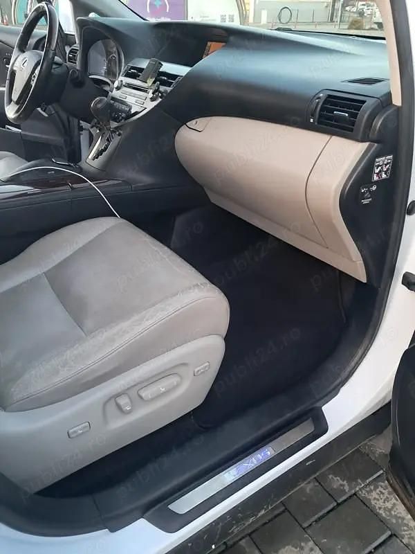 Second-hand Lexus RX450h+ 249 CP (183 kW) 2010 SUV