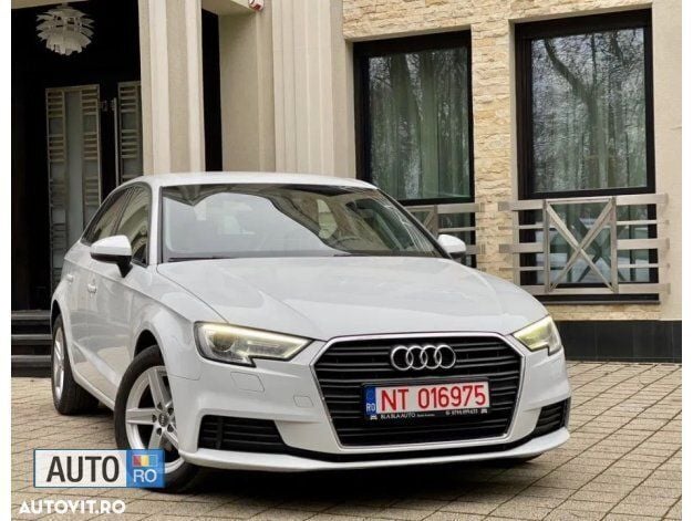 Alb Utilizat 2019 Audi A3 Sport Hatchback | 13.700 EUR (Super Preț) - Imagine 1/4