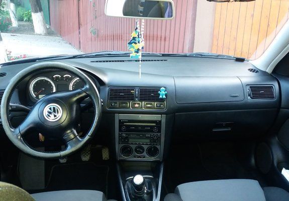 Albastru Utilizat 2001 VW Golf IV Hatchback | 2.500 EUR (Puțin scump) - Imagine 1/4