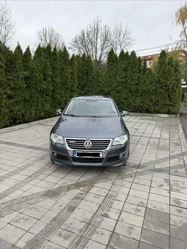 Second-hand VW Passat R-line 140 CP (102 kW) 2010 Gri Berlinǎ