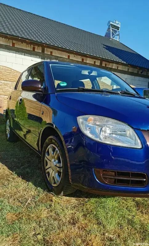 Utilizat 2009 Skoda Fabia Hatchback | 2.150 EUR (Preț bun) - Imagine 1/4