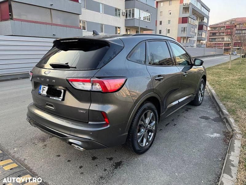 Second-hand Ford Kuga ST-Line 225 CP (165 kW) 2023 Culoaregri SUV