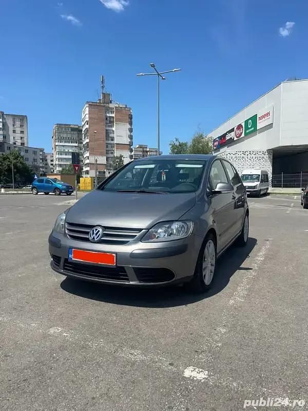 Bej Utilizat 2005 VW Golf V Hatchback | 3.650 EUR (Puțin scump) - Imagine 1/4