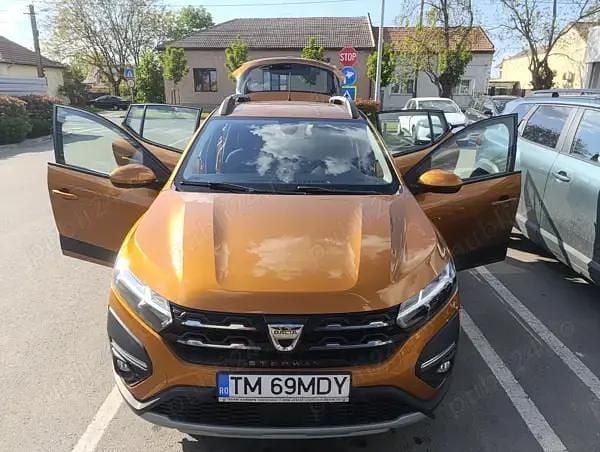 Second-hand Dacia Sandero Stepway 91 CP (66 kW) 2021 Portocaliu Hatchback