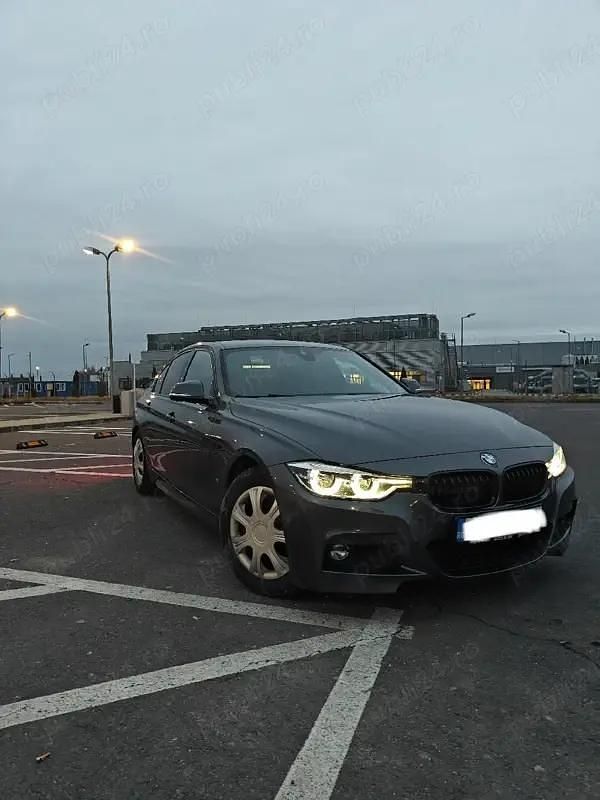 Second-hand BMW 330e Shadowline 252 CP (185 kW) 2016 Berlinǎ