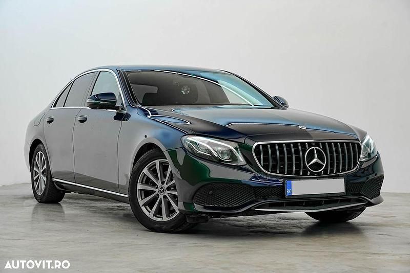 Culoarealbastru Utilizat 2019 Mercedes E220 Edition Berlinǎ | 20.990 EUR (Super Preț) - Imagine 1/4