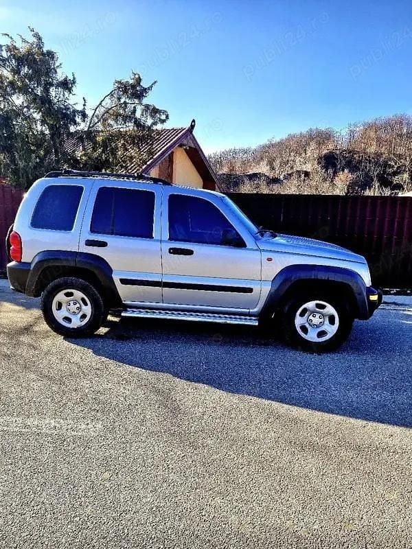 Second-hand Jeep Cherokee 160 CP (117 kW) 2006 SUV