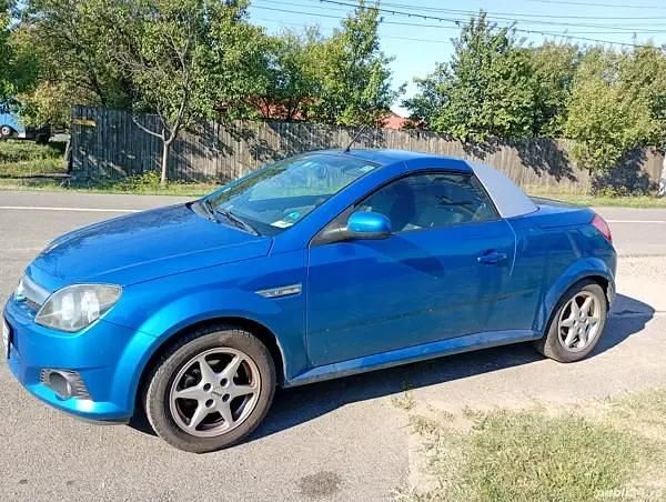 Second-hand Opel Tigra 120 CP (88 kW) 2004 Cabrio