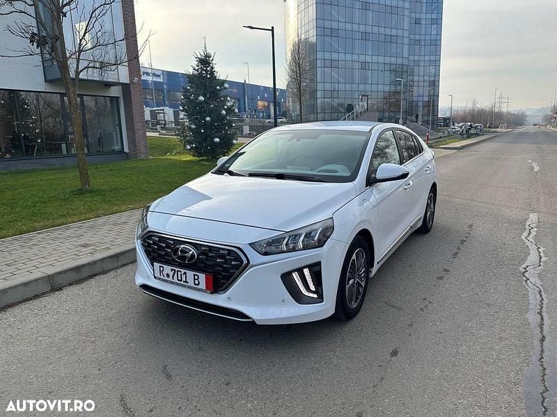Culoarealb Utilizat 2021 Hyundai Ioniq Premium Hatchback | 17.990 EUR (Preț bun) - Imagine 1/4