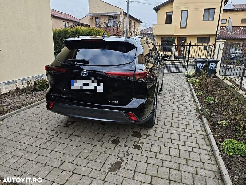 Second-hand Toyota Highlander 248 CP (182 kW) 2021 Culoarenegru SUV