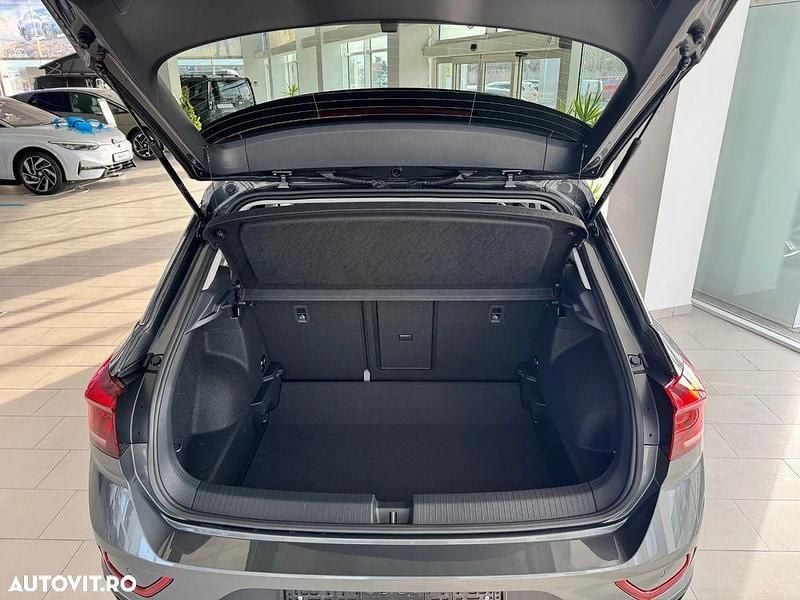Nouă VW T-Roc Life 116 CP (85 kW) 2025 Culoaregri SUV