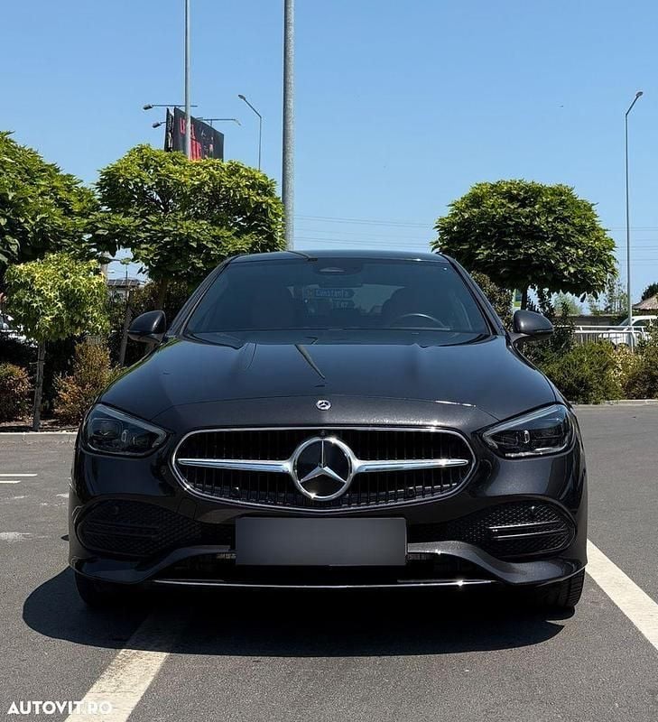 Gri Utilizat 2023 Mercedes C300e Berlinǎ | 47.990 EUR (Super Preț) - Imagine 1/4