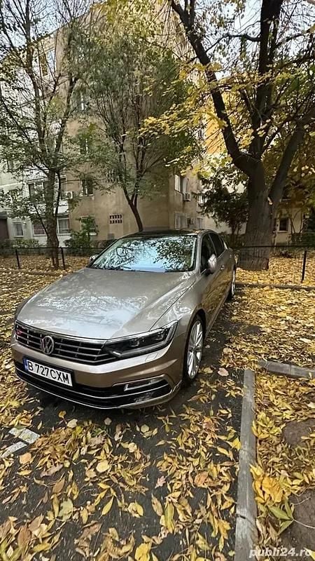 Utilizat 2016 VW Passat R-line Berlinǎ | 15.900 EUR - Imagine 1/4