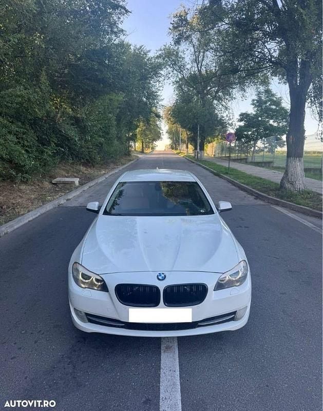 Culoarealb Utilizat 2012 BMW 520 Comfort Edition Break | 10.500 EUR (Preț OK) - Imagine 1/4