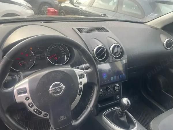Negru Second-hand 2011 Nissan Qashqai SUV | 3.900 EUR (Super Preț) - Imagine 1/4