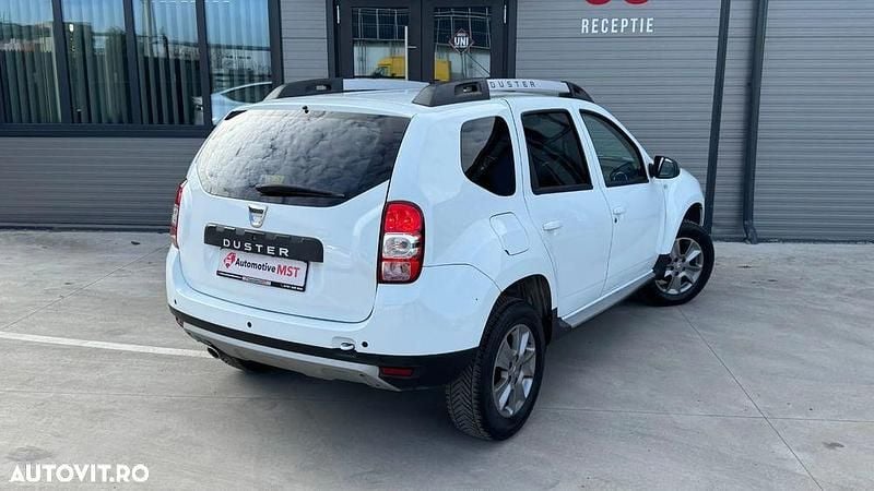 Second-hand Dacia Duster Lauréate 109 CP (80 kW) 2018 Culoarealb SUV