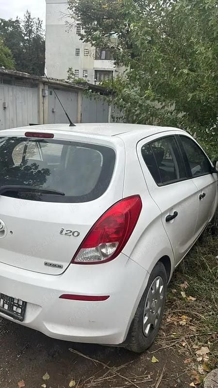Utilizat 2014 Hyundai i20 | 1.200 EUR - Imagine 1/4