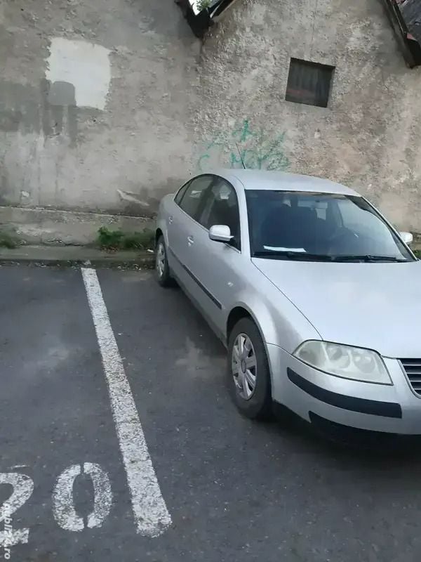 Utilizat 2004 VW Passat Berlinǎ | 1.450 EUR (Preț bun) - Imagine 1/4
