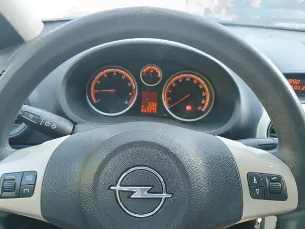 Utilizat 2008 Opel Corsa Hatchback | 1.200 EUR (Super Preț) - Imagine 1/4