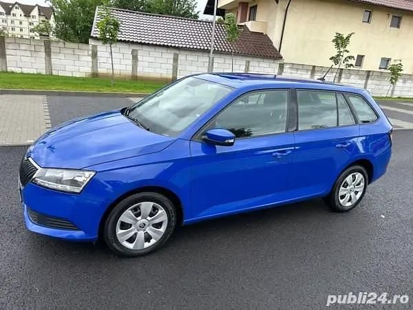 Albastru Utilizat 2019 Skoda Fabia Break | 5.999 EUR (Preț bun) - Imagine 1/4