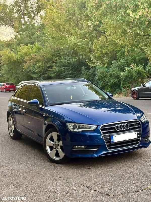Culoarealbastru Utilizat 2014 Audi A3 Attraction Hatchback | 9.650 EUR (Preț OK) - Imagine 1/4
