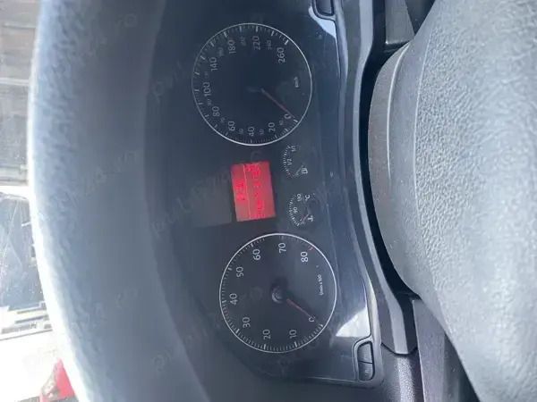 Utilizat 2004 VW Golf V Hatchback | 2.800 EUR (Preț OK) - Imagine 1/4