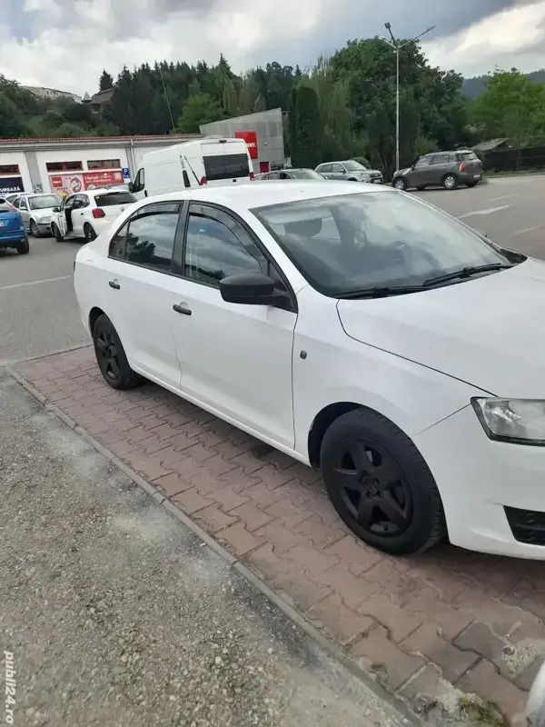Utilizat 2014 Skoda Rapid Berlinǎ | 4.200 EUR - Imagine 1/4