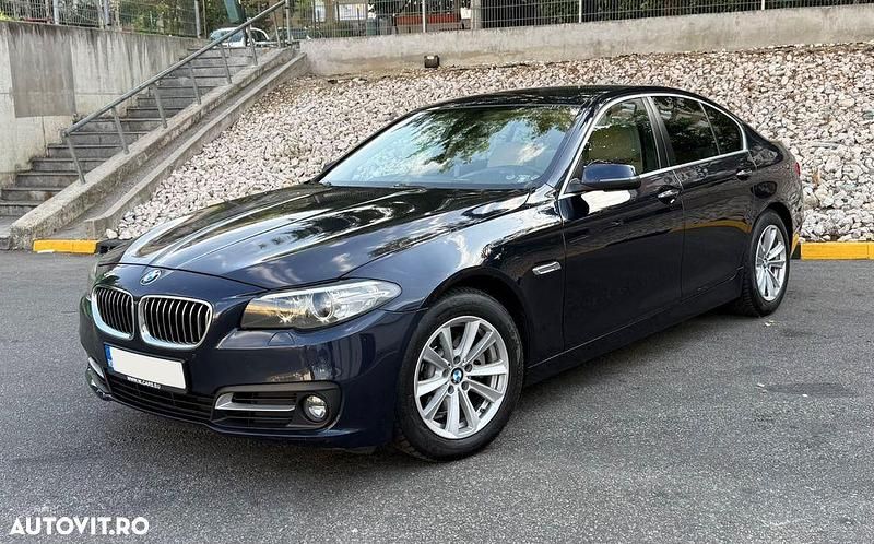 Culoarealbastru Utilizat 2015 BMW 520 Luxury Line Hatchback | 14.950 EUR - Imagine 1/4