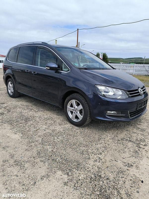 Second-hand VW Sharan Life 140 CP (102 kW) 2014 Albastru Monovolum