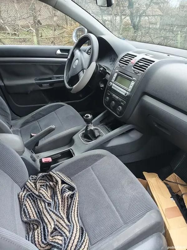 Second-hand VW Jetta 105 CP (77 kW) 2007 Berlinǎ