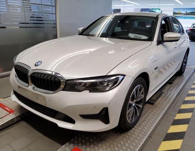 Utilizat 2022 BMW 320e Advantage | 27.394 EUR (Preț OK) - Imagine 1/1