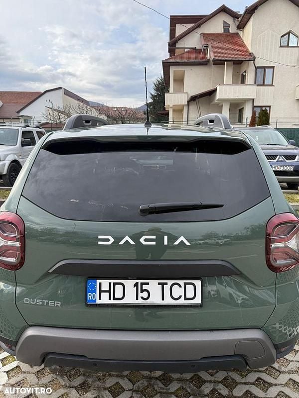 Second-hand Dacia Duster Journey 150 CP (110 kW) 2023 Culoareverde SUV