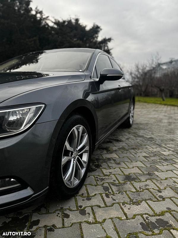 Second-hand VW Passat Comfortline 120 CP (88 kW) 2015 Culoaregri Berlinǎ