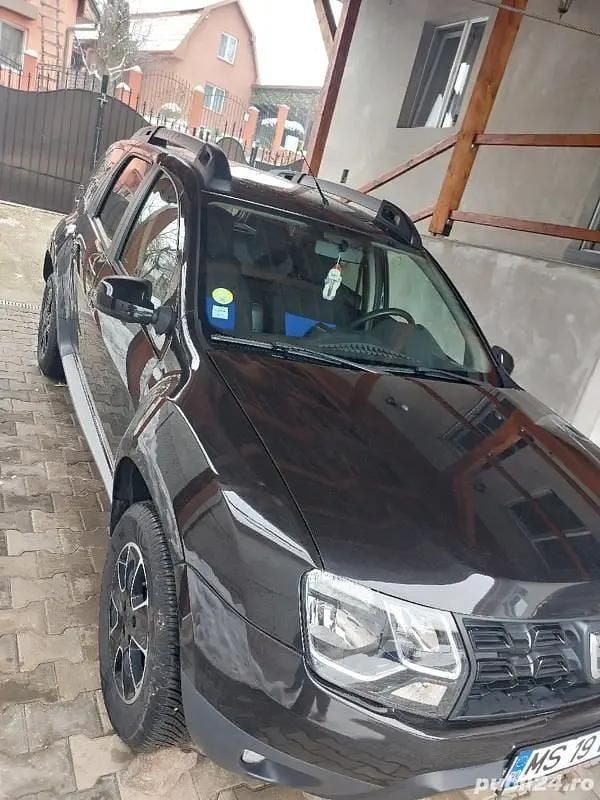 Second-hand Dacia Duster 110 CP (80 kW) 2017 Negru Hatchback