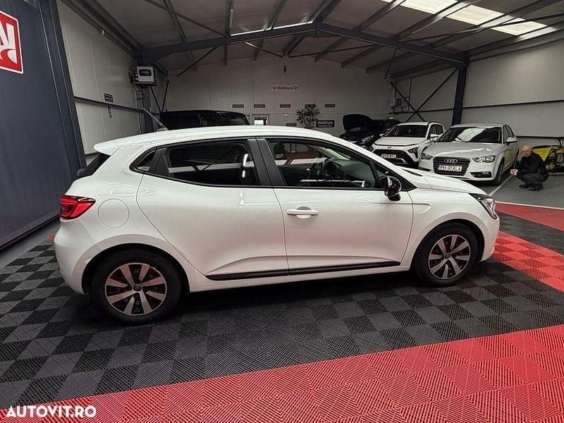 Second-hand Renault Clio V Equilibre 143 CP (105 kW) 2022 Culoarealb Hatchback