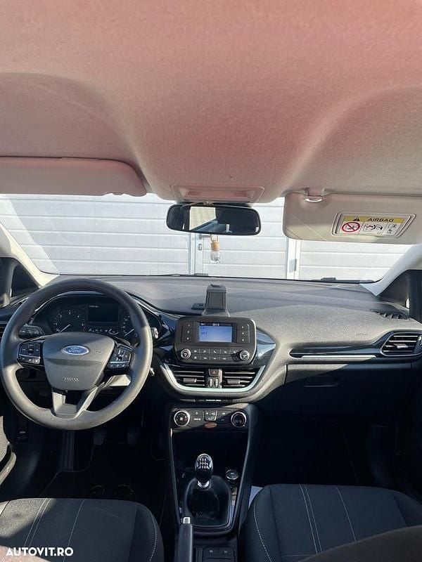 Second-hand Ford Fiesta Trend 85 CP (62 kW) 2019 Culoarealb Hatchback
