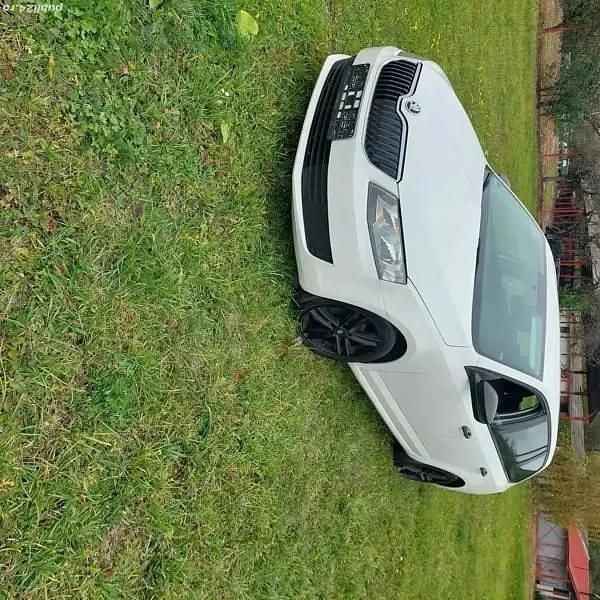 Alb Utilizat 2014 Skoda Octavia Break | 5.500 EUR (Preț OK) - Imagine 1/4